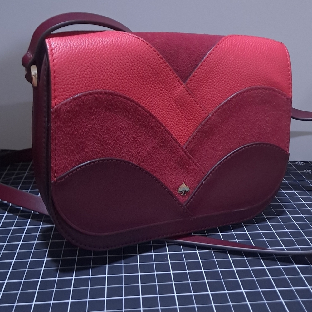 kate spade Red Crossbody Bag with Bold Color-Blocking and Structured Design